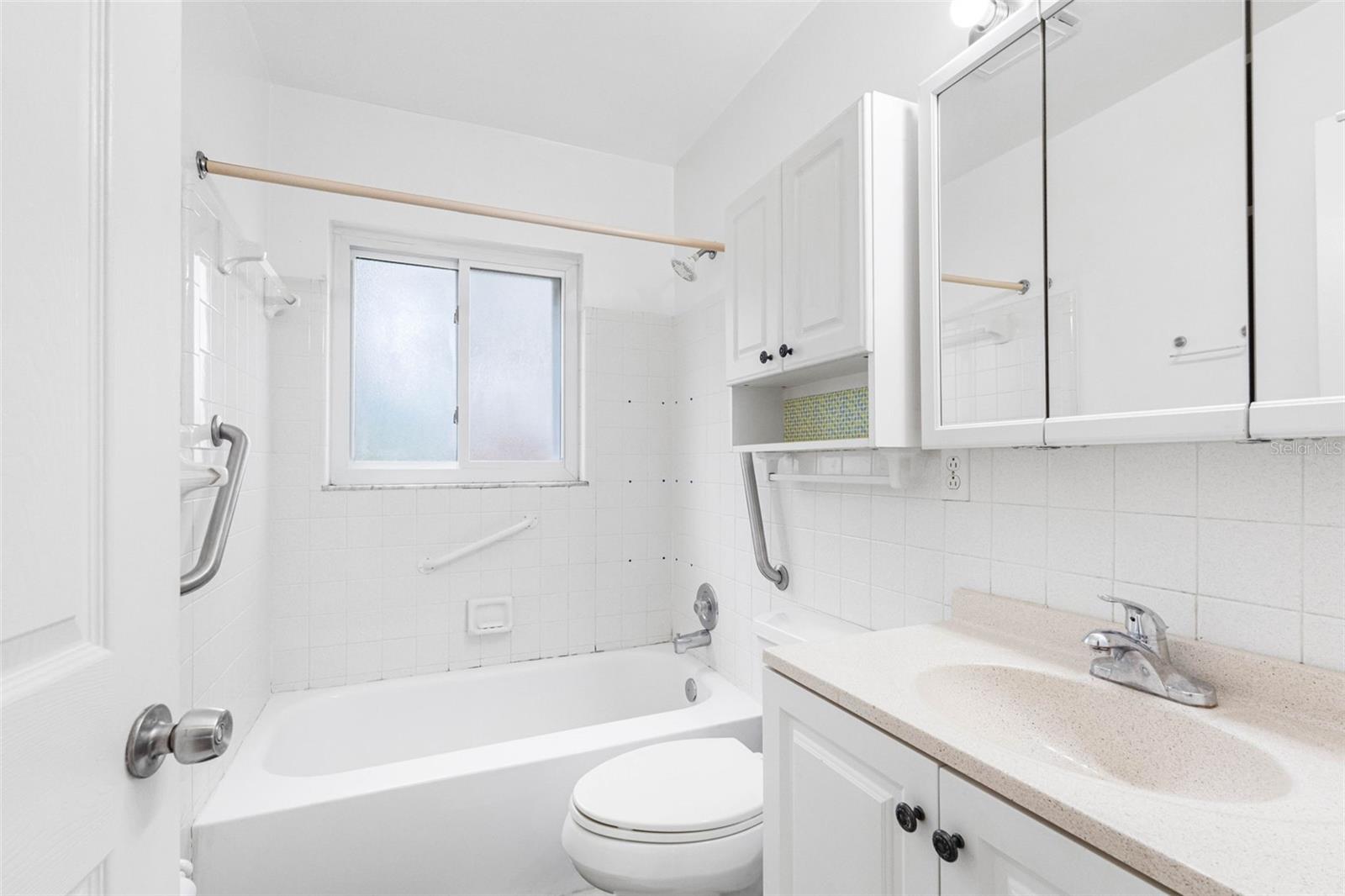 Image 8 of 33 For 4320 Yardley Avenue N