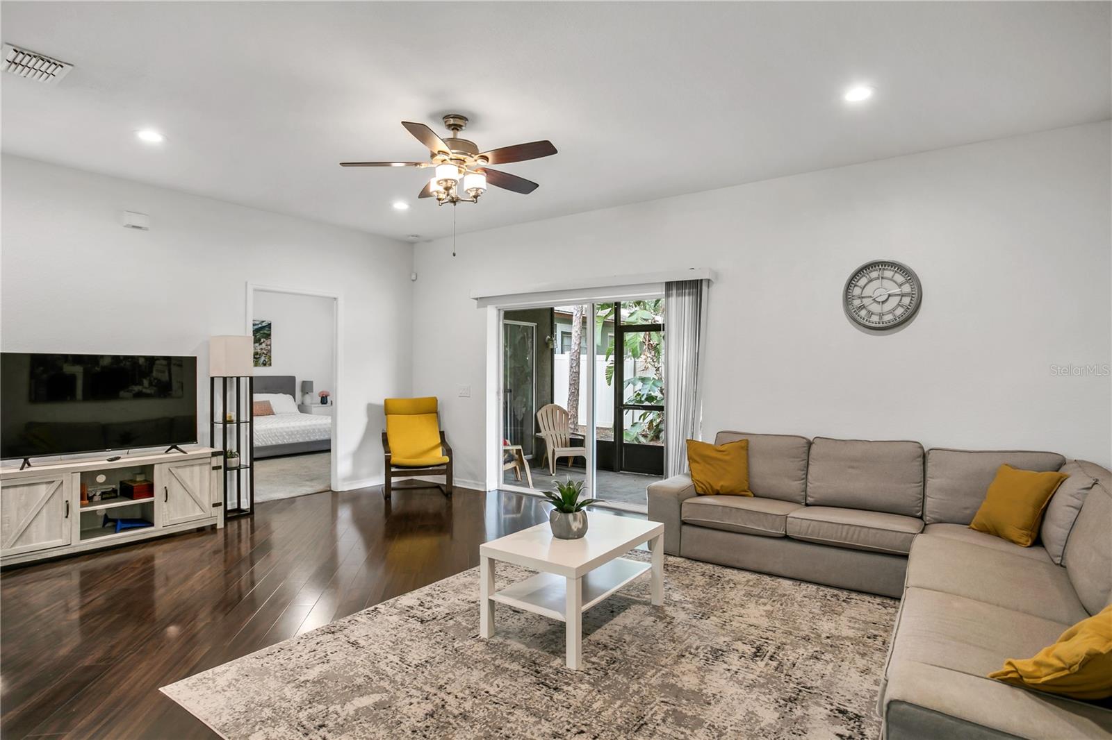 Image 14 of 40 For 1239 Vista Way