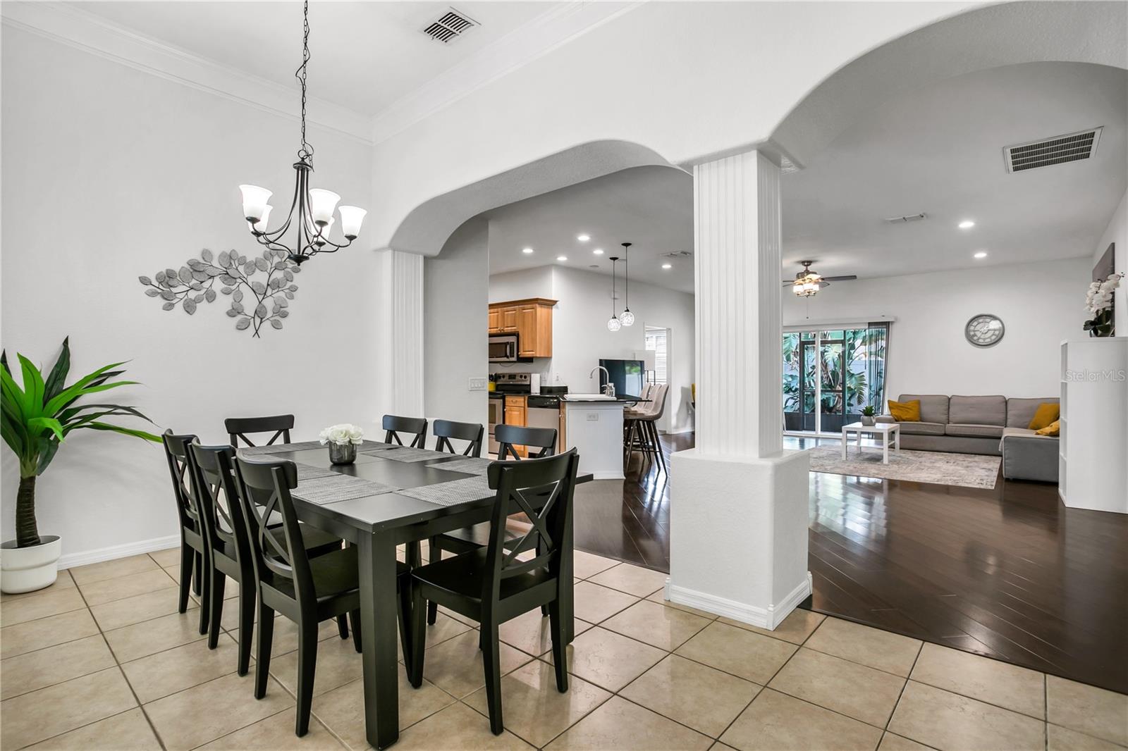 Image 3 of 40 For 1239 Vista Way