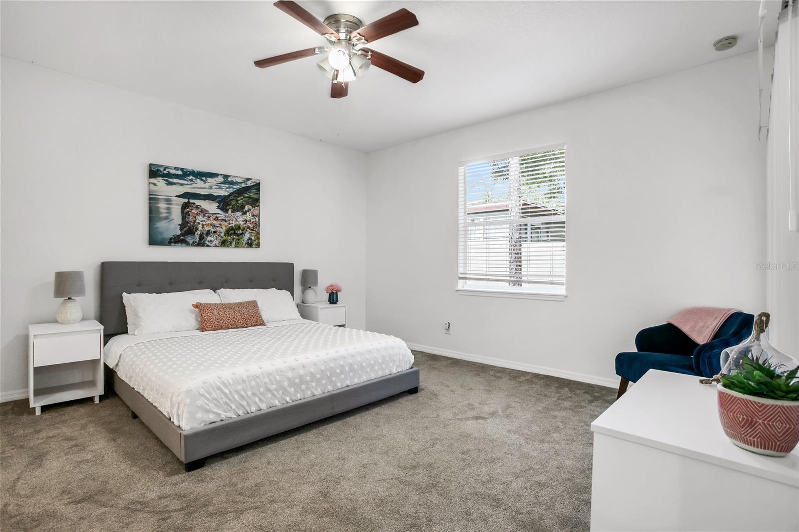 Image 5 of 40 For 1239 Vista Way