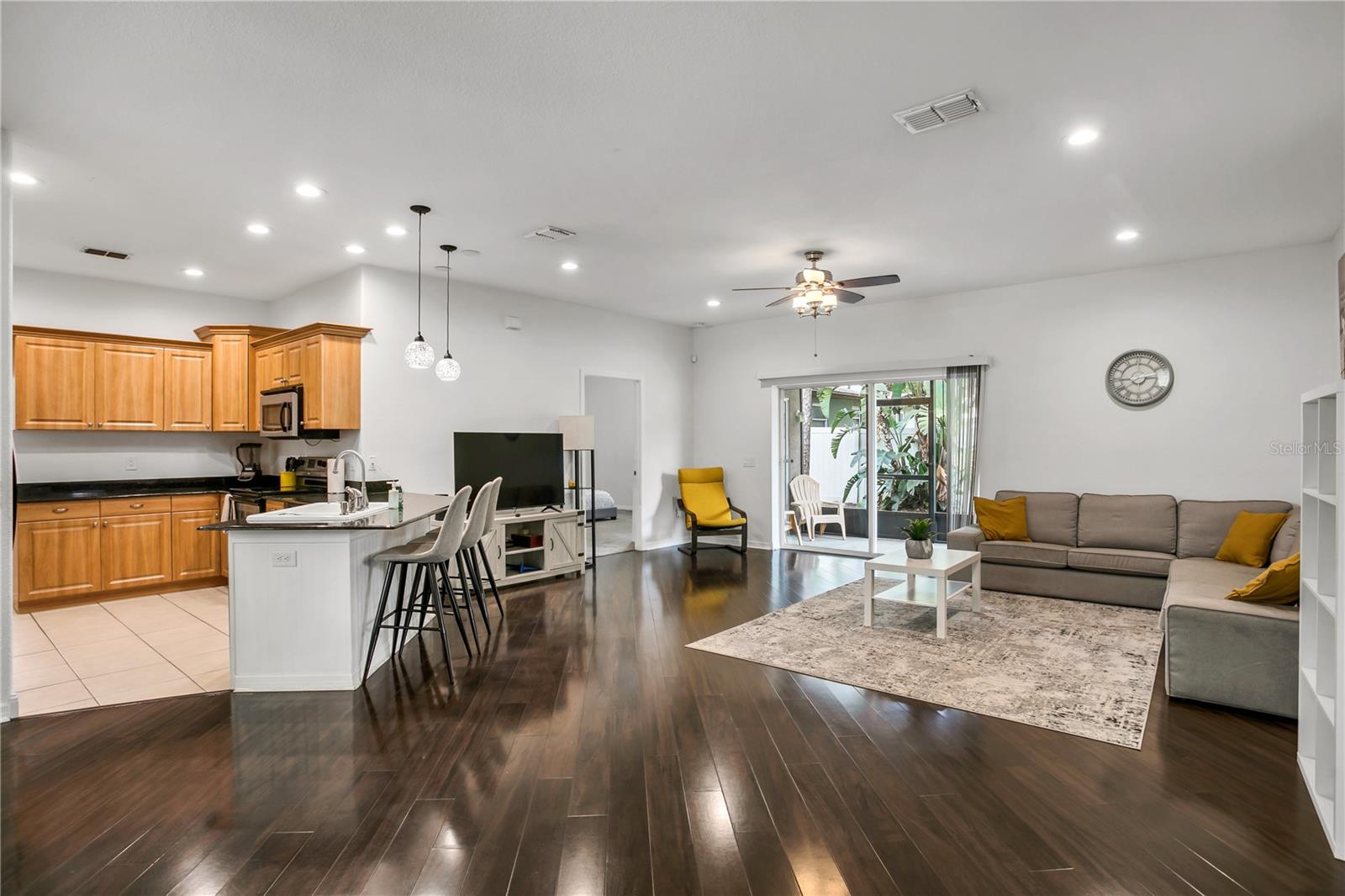 Image 9 of 40 For 1239 Vista Way