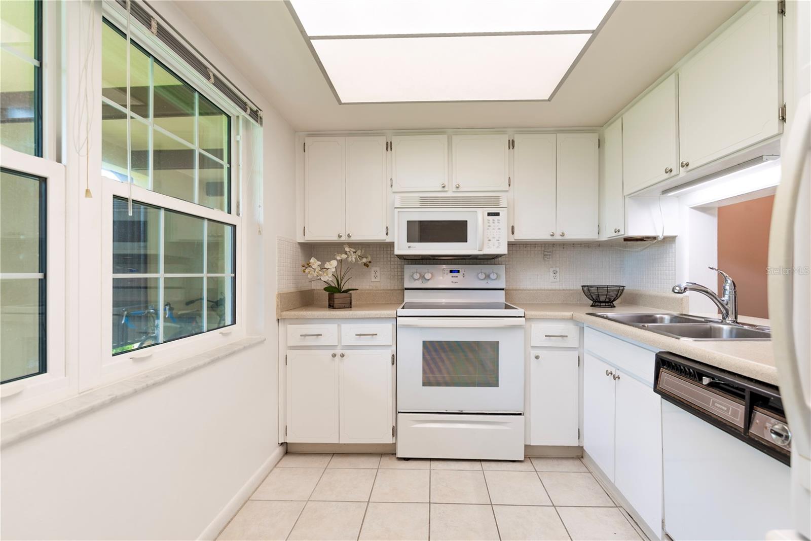 Image 14 of 30 For 1701 Pinehurst Road 32f