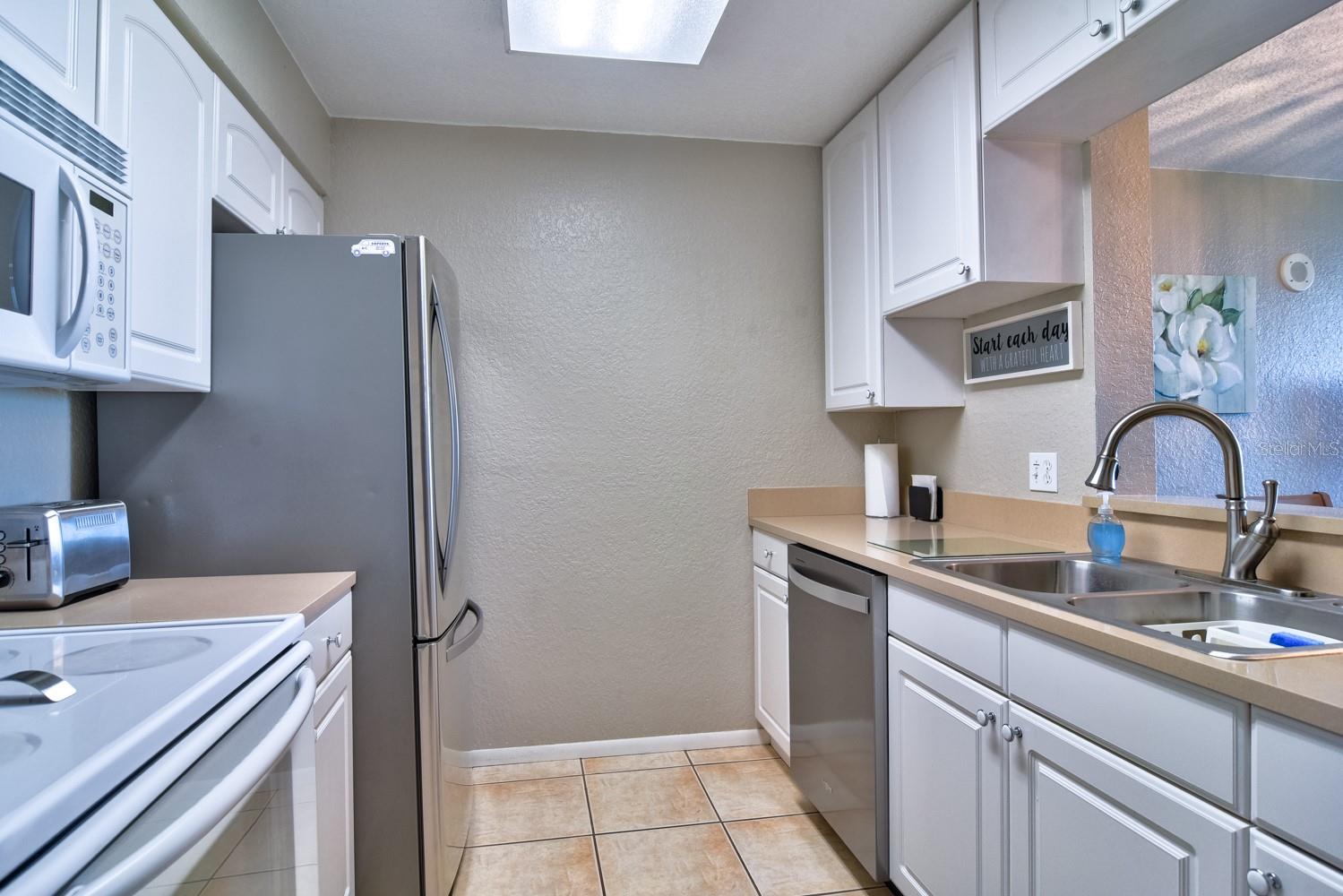 Image 10 of 64 For 900 Cove Cay Drive 5a