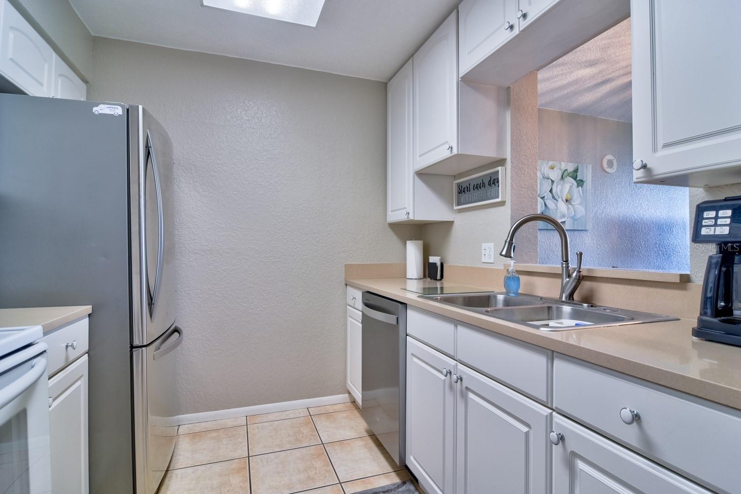 Image 11 of 64 For 900 Cove Cay Drive 5a