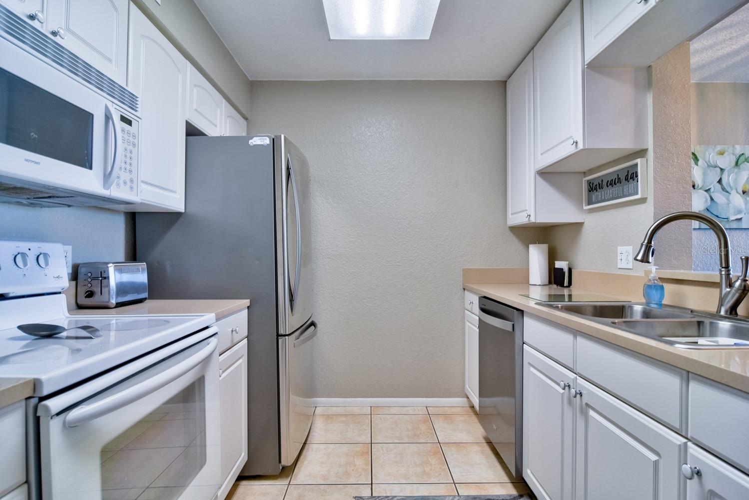 Image 13 of 64 For 900 Cove Cay Drive 5a