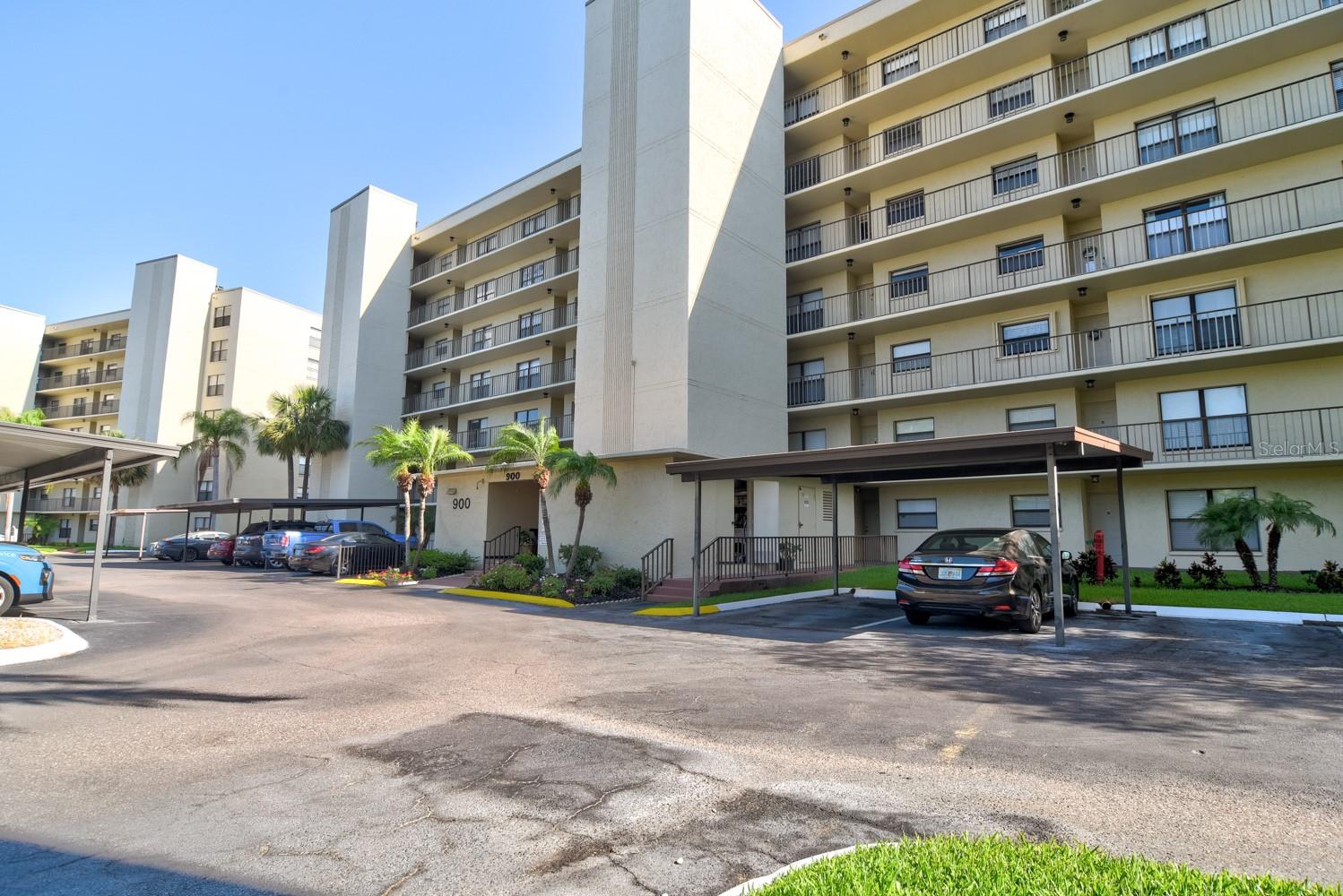 Image 2 of 64 For 900 Cove Cay Drive 5a