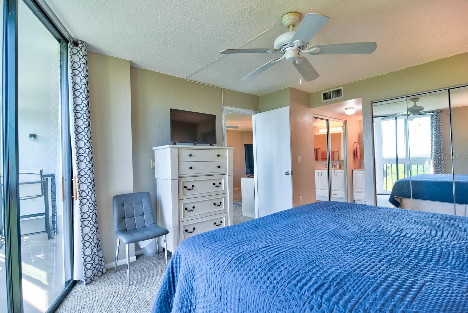 Image 45 of 64 For 900 Cove Cay Drive 5a