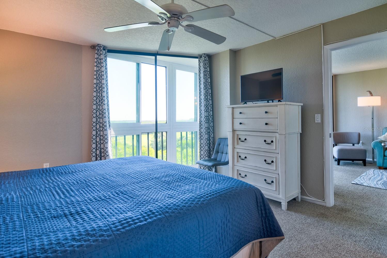 Image 47 of 64 For 900 Cove Cay Drive 5a