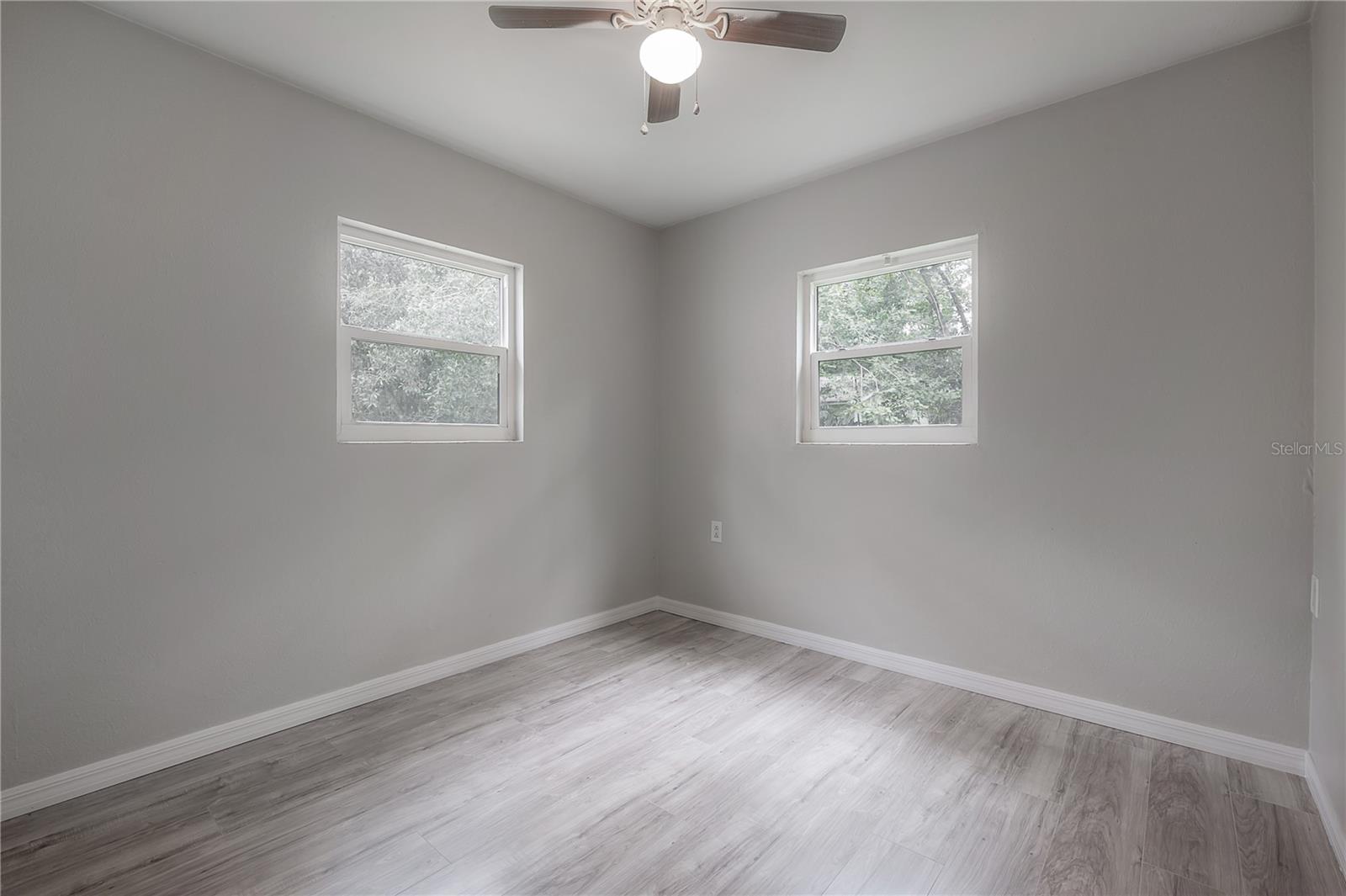 Image 11 of 29 For 10411 Woodmere Road