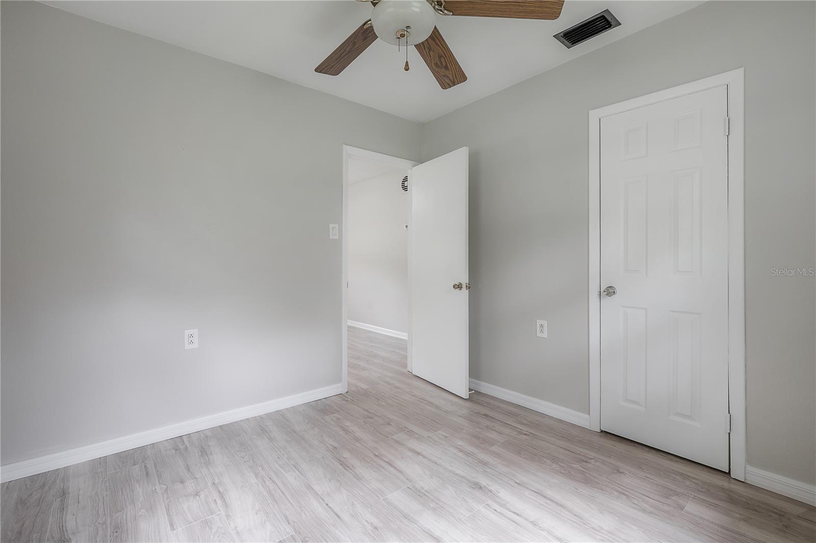 Image 15 of 29 For 10411 Woodmere Road