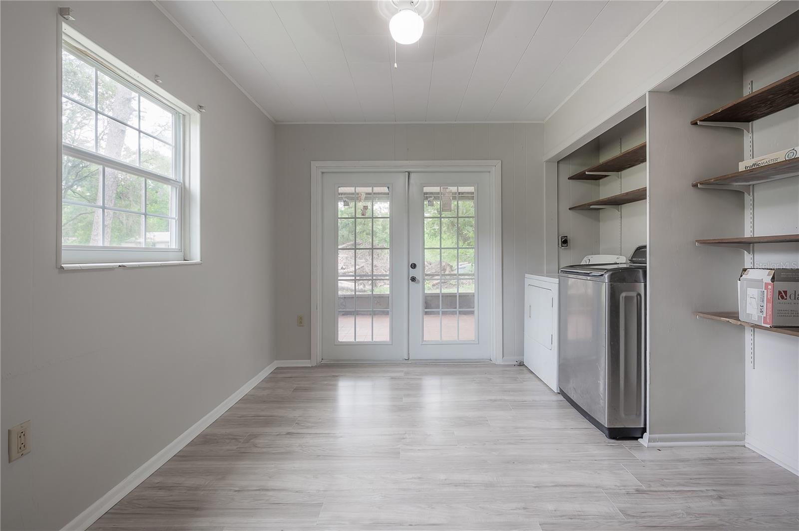 Image 19 of 29 For 10411 Woodmere Road