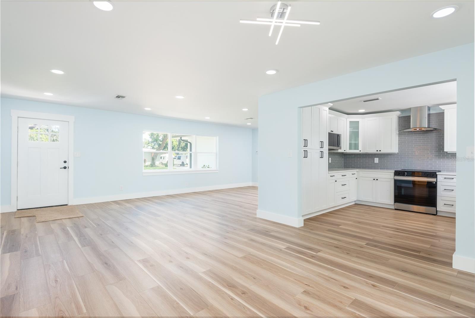 Image 8 of 49 For 507 Bryan Circle