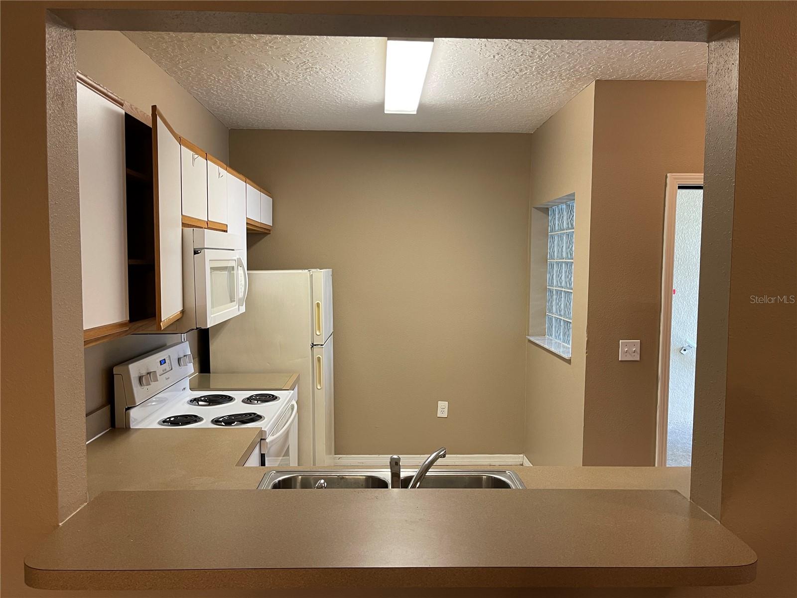 Image 4 of 12 For 6022 Portsdale Place 201