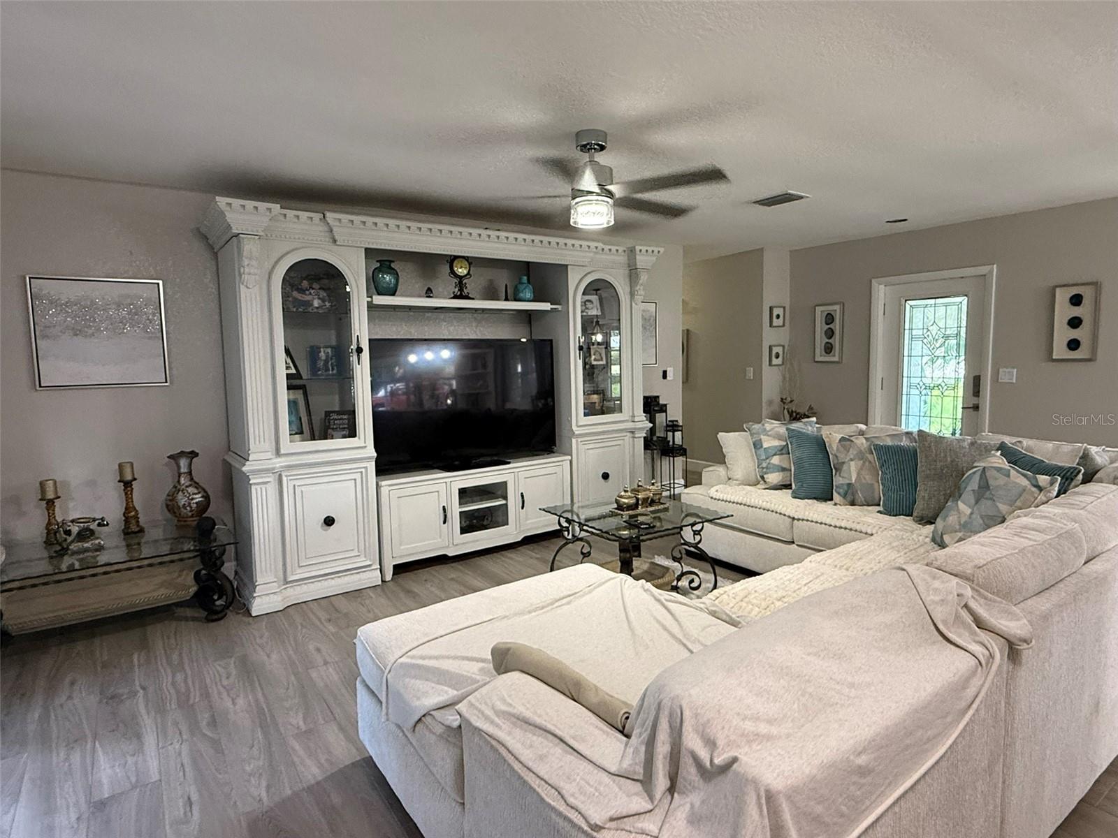 Image 16 of 40 For 6118 Carla Circle