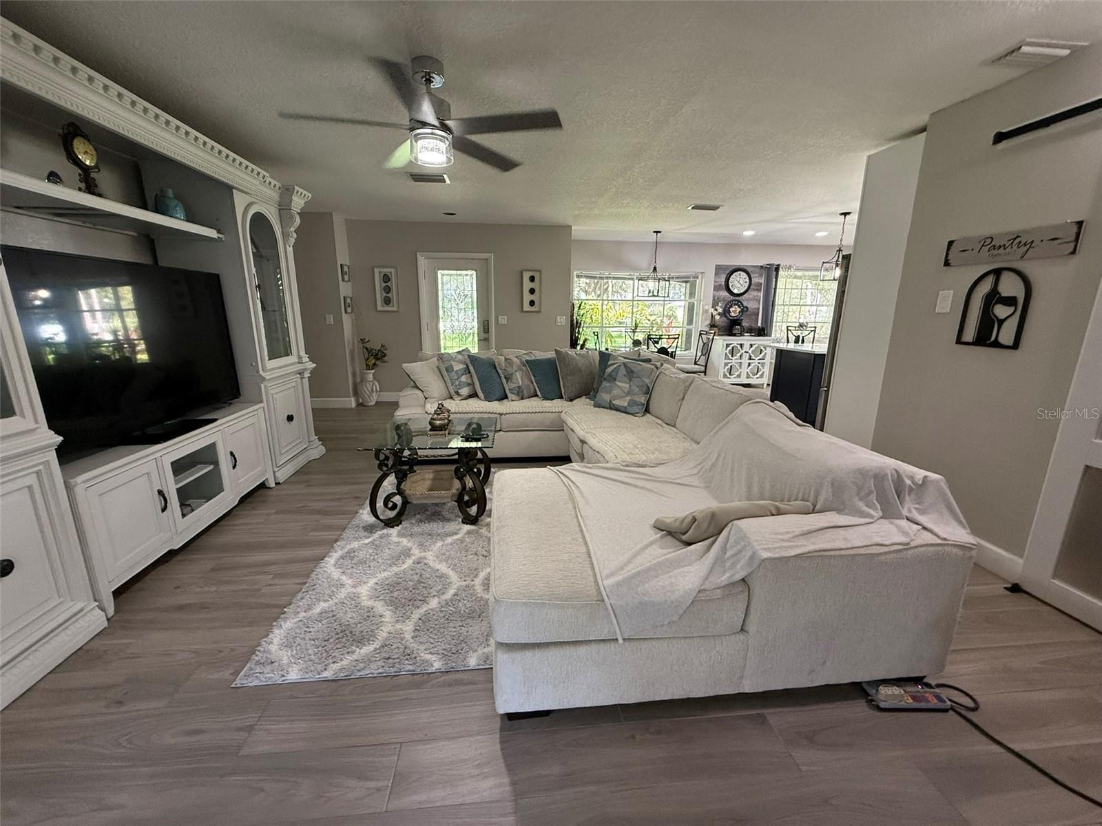 Image 28 of 40 For 6118 Carla Circle