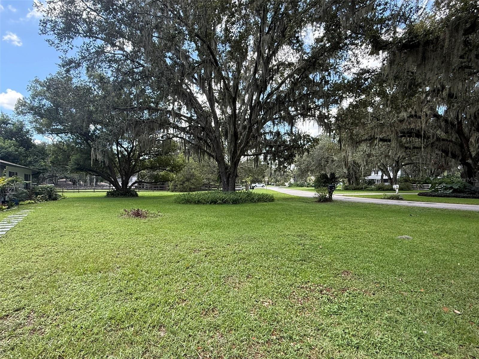 Image 5 of 40 For 6118 Carla Circle