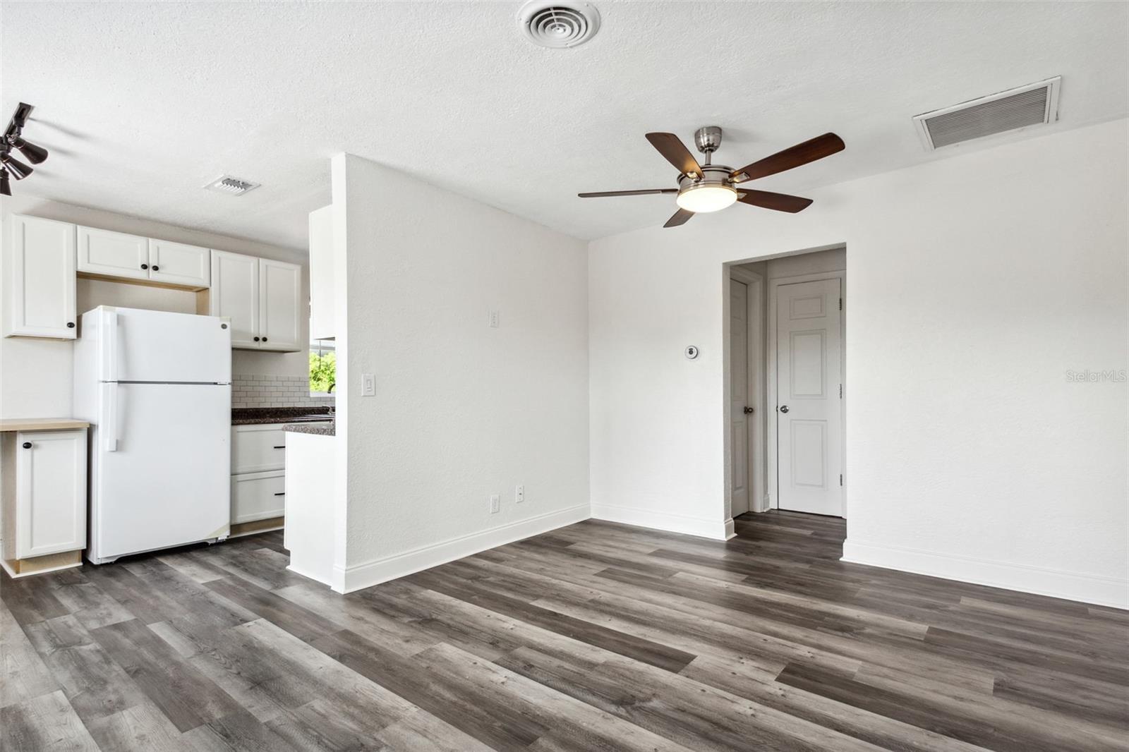 Image 7 of 27 For 1230 70th Street N 4