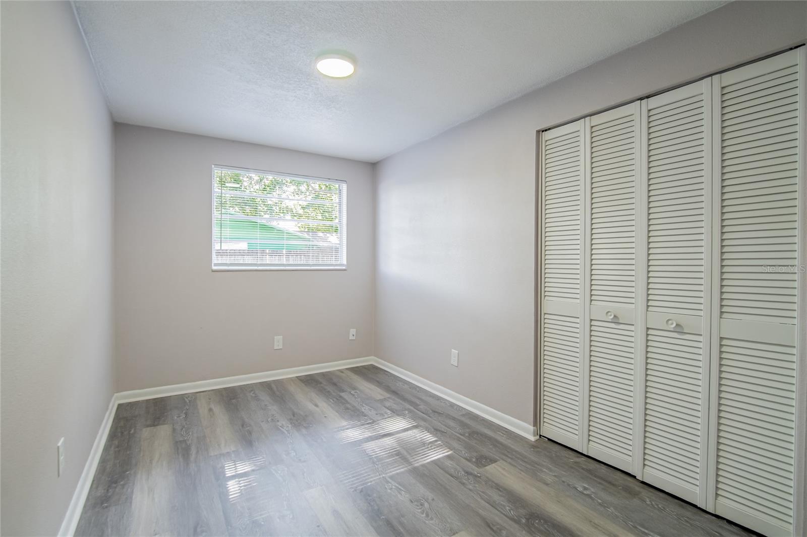 Image 10 of 17 For 611 Highview Circle N