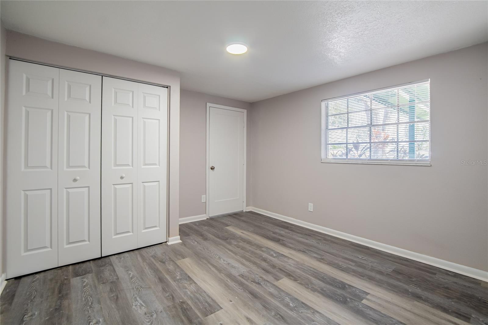 Image 11 of 17 For 611 Highview Circle N