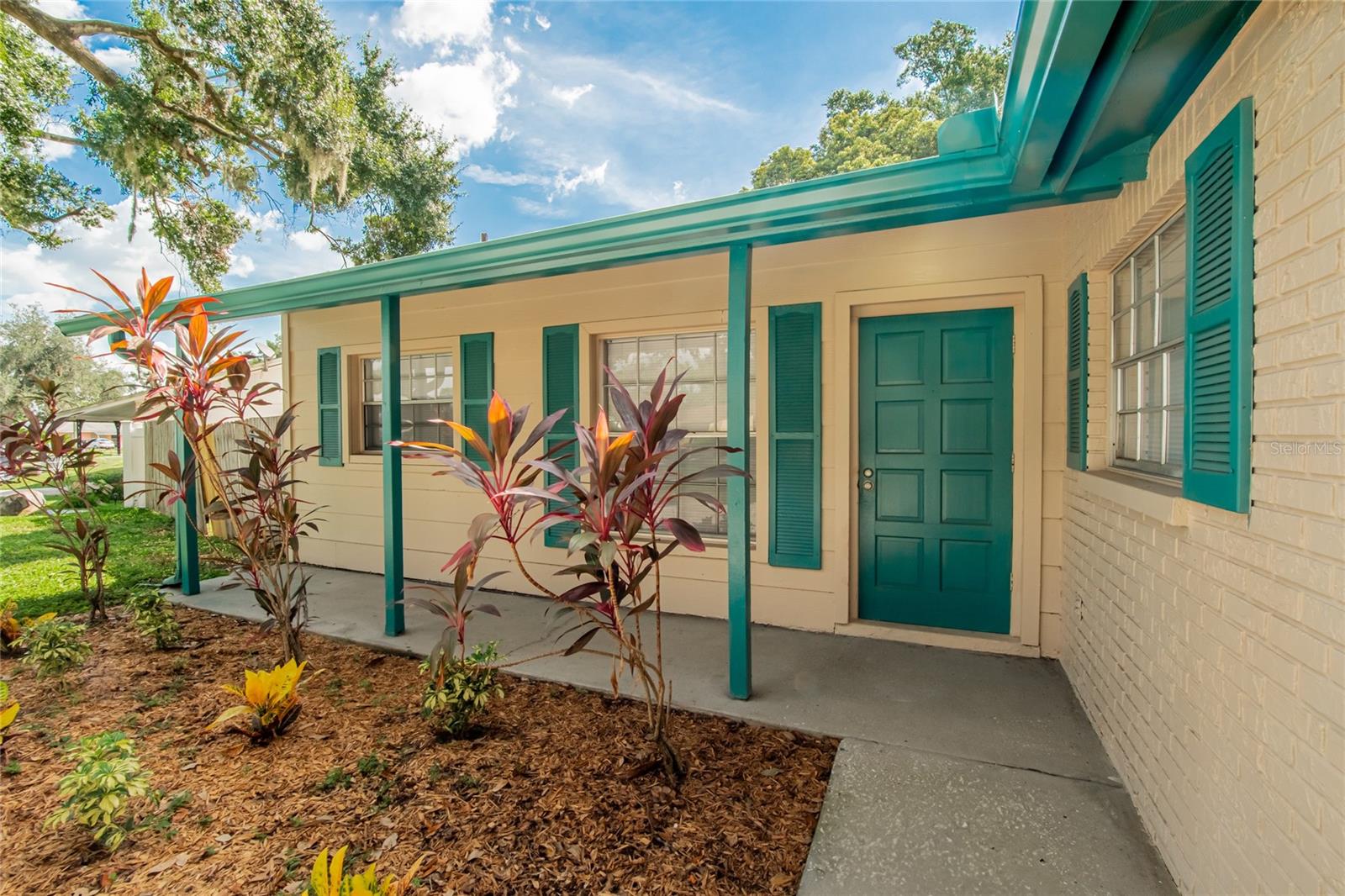 Image 2 of 17 For 611 Highview Circle N