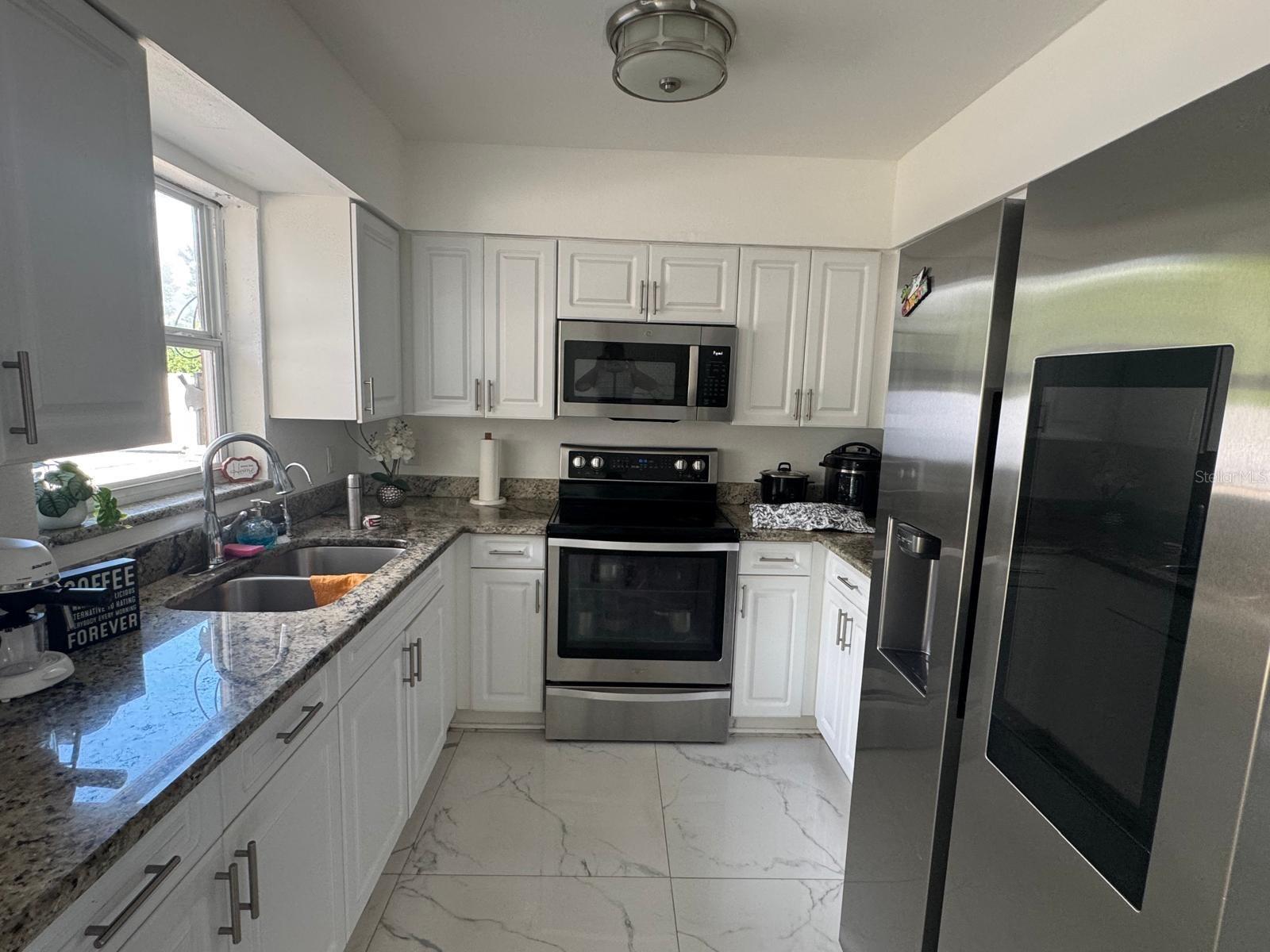 Image 4 of 14 For 7420 Aripeka Drive