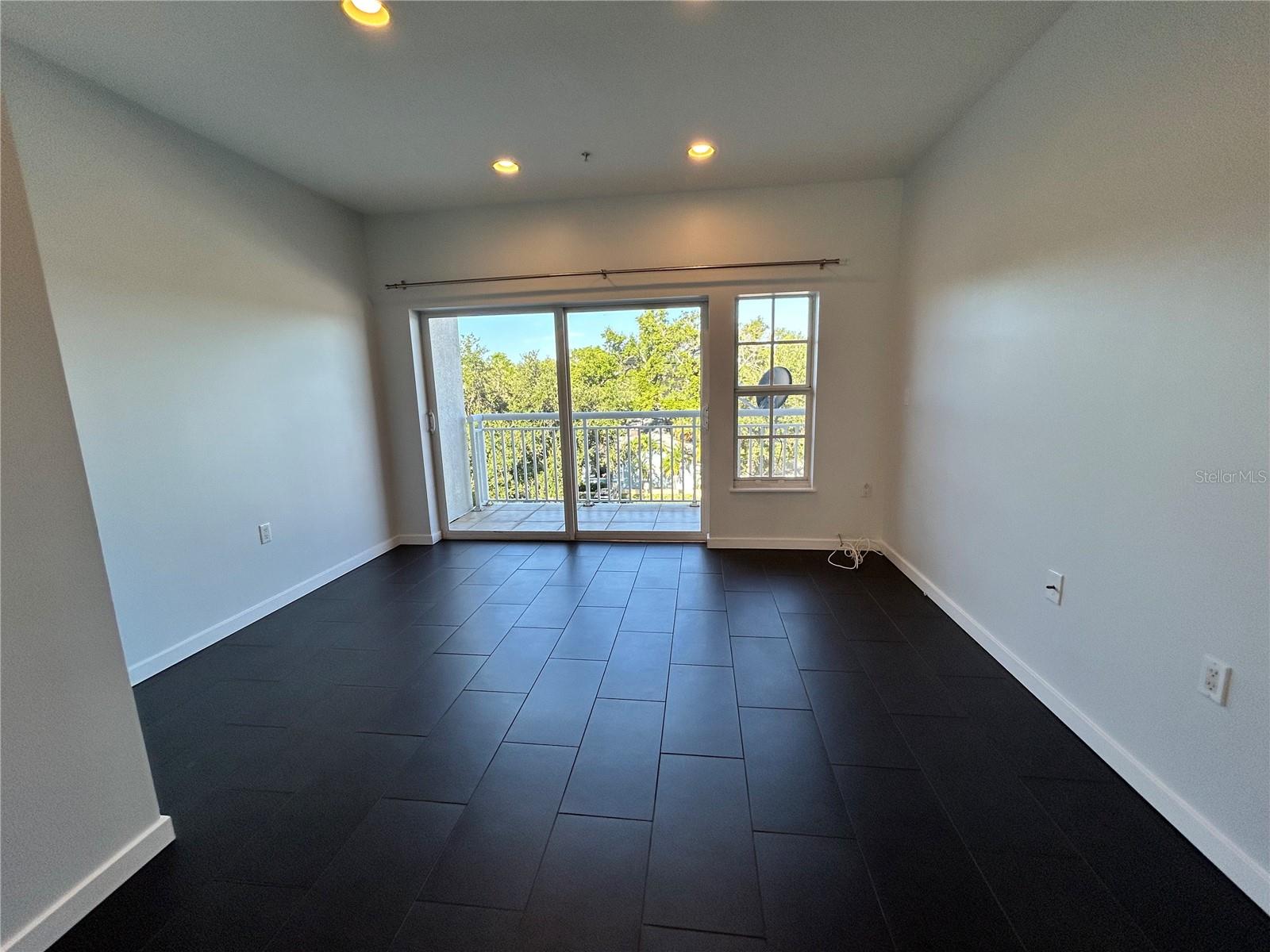 Image 7 of 13 For 1100 4th Street N 302
