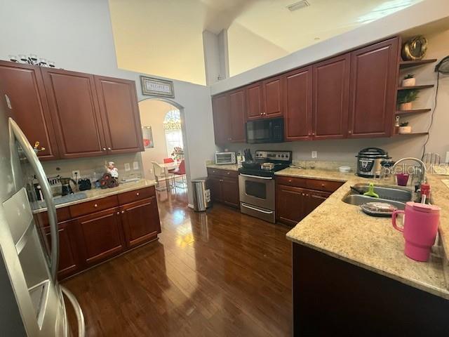Image 8 of 41 For 2601 Villa Dr