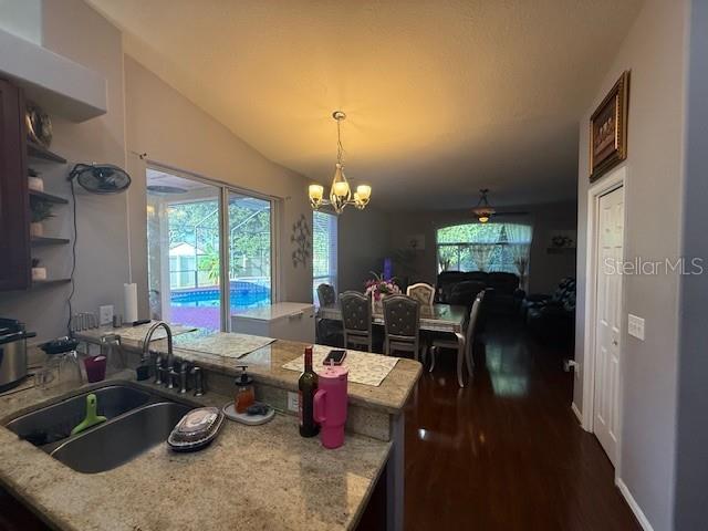 Image 9 of 41 For 2601 Villa Dr
