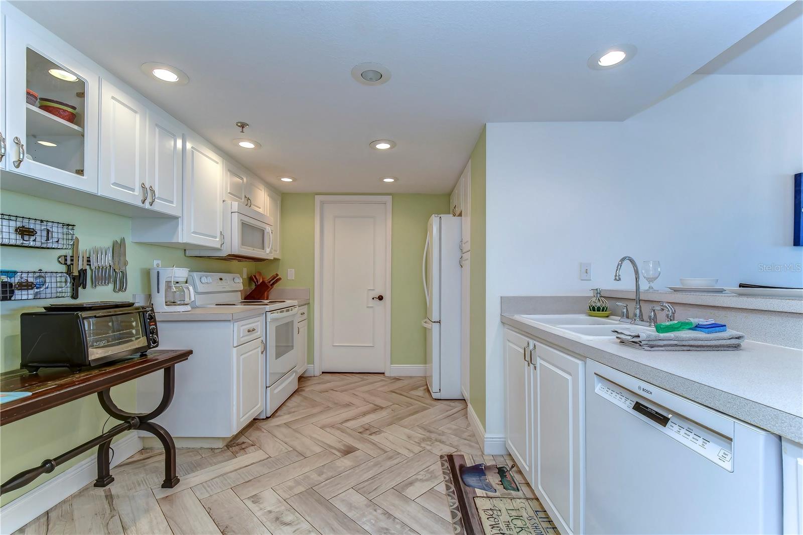 Image 5 of 45 For 6322 Palma Del Mar Boulevard S 505