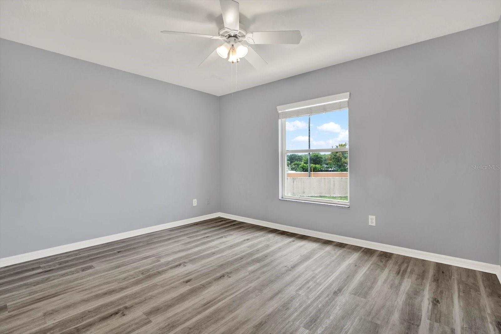 Image 14 of 25 For 544 Lake Cypress Circle