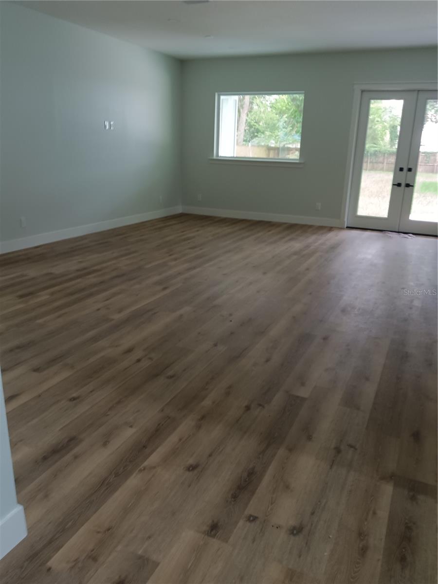 Image 3 of 12 For 5907 Eustace Avenue