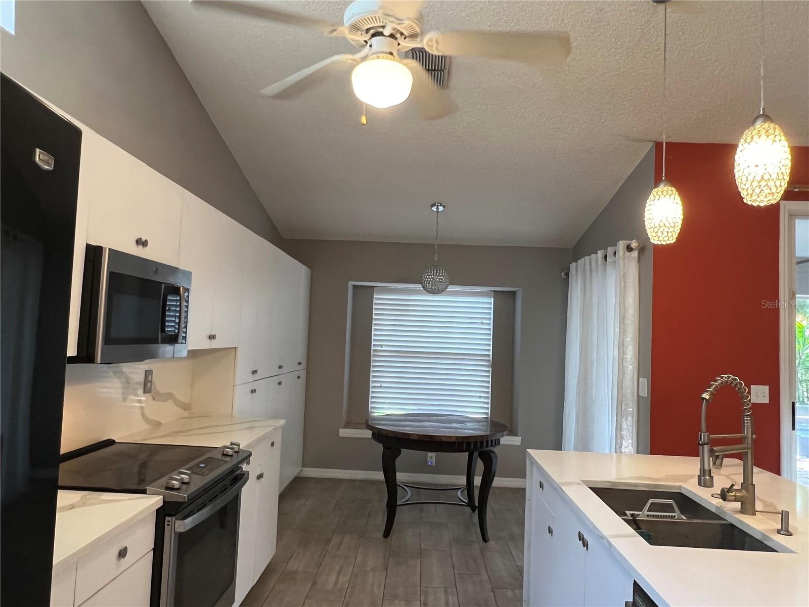 Image 11 of 43 For 3090 Pepperwood Lane W