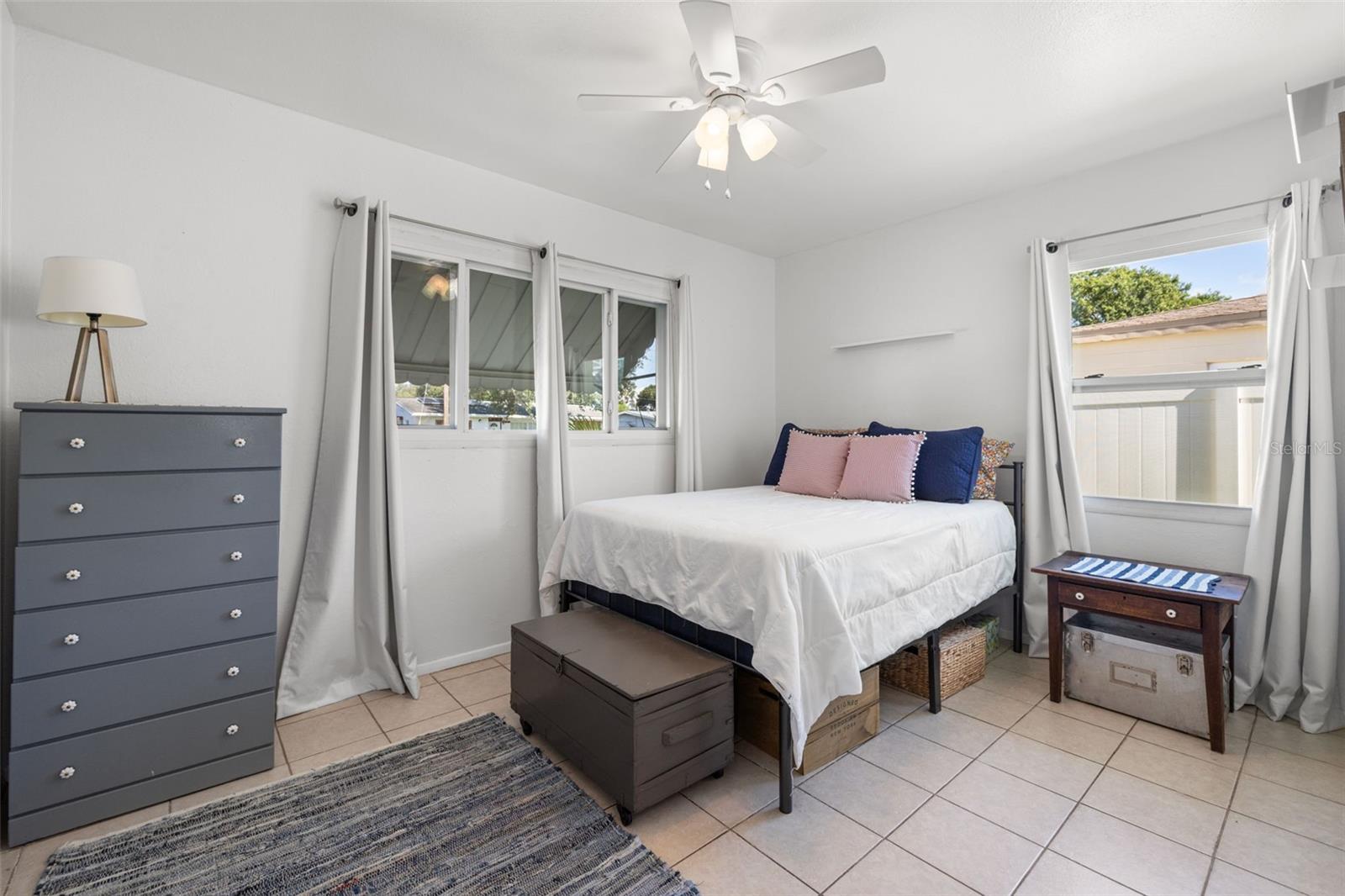 Image 14 of 47 For 6447 19th Street N
