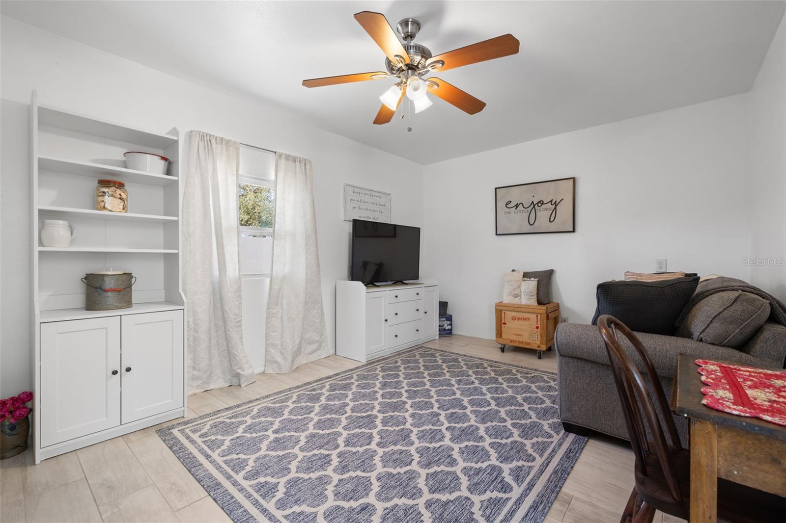Image 20 of 47 For 6447 19th Street N