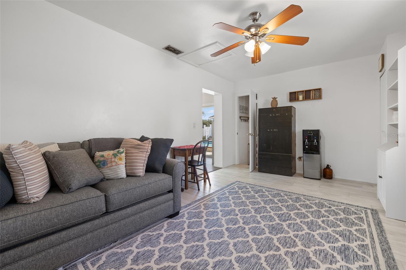 Image 21 of 47 For 6447 19th Street N