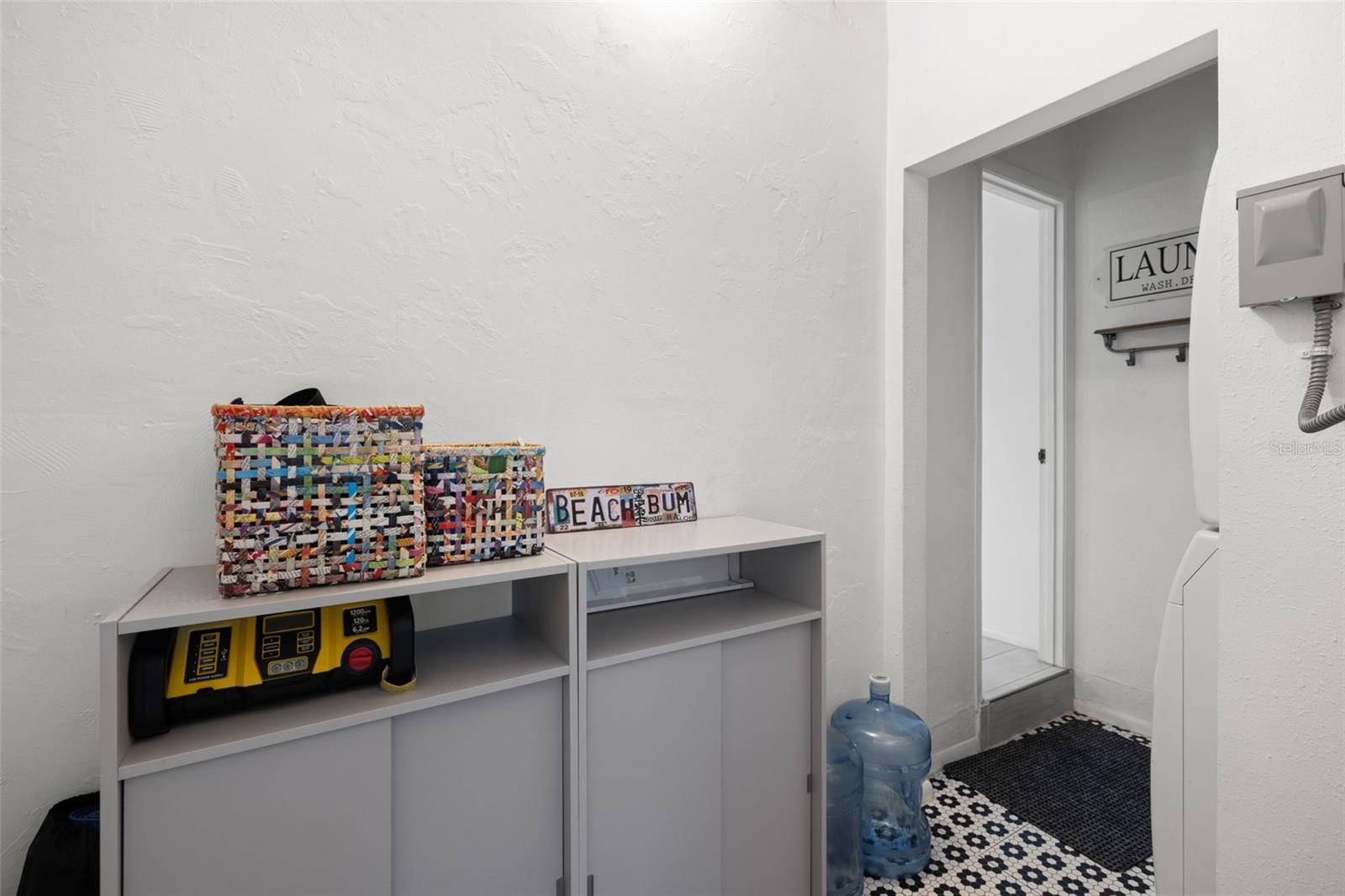 Image 23 of 47 For 6447 19th Street N