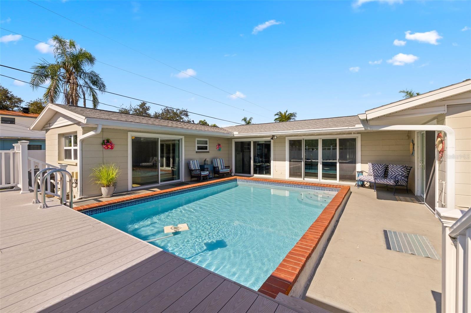 Image 33 of 47 For 6447 19th Street N