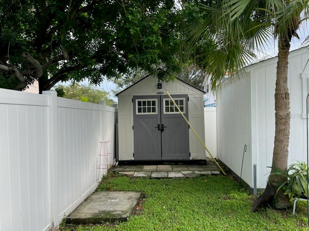 Image 35 of 47 For 6447 19th Street N