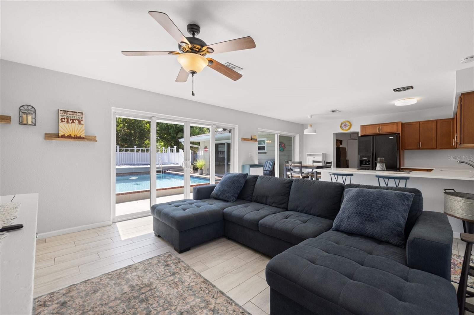 Image 6 of 47 For 6447 19th Street N