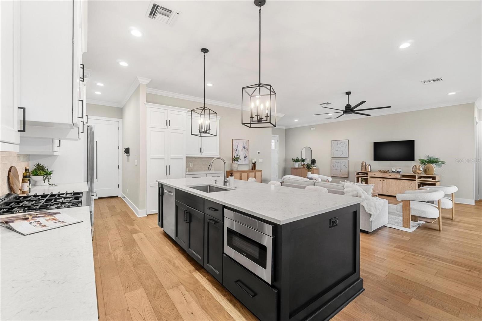 Image 11 of 46 For 3314 Villa Rosa Street