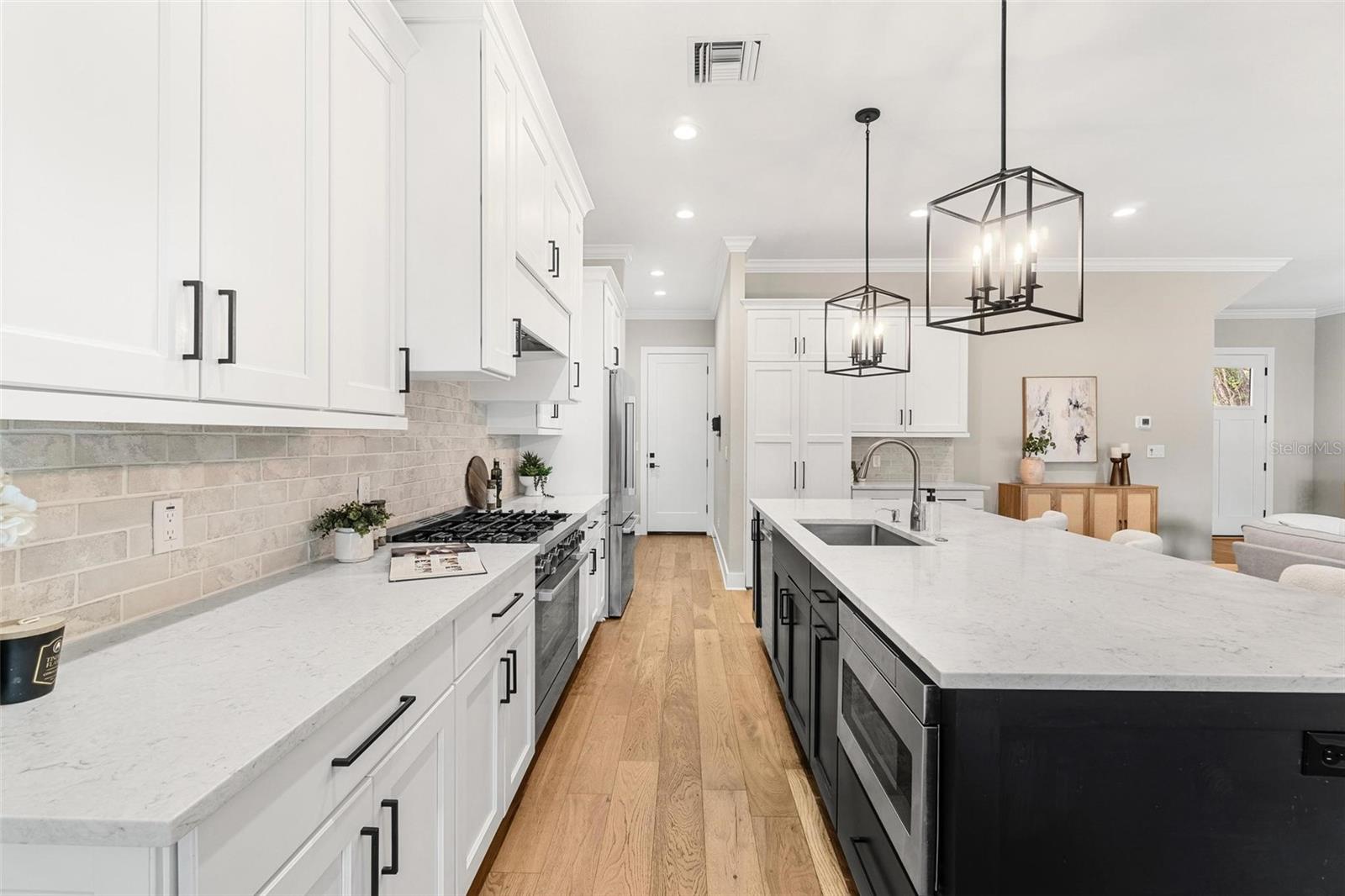 Image 12 of 46 For 3314 Villa Rosa Street