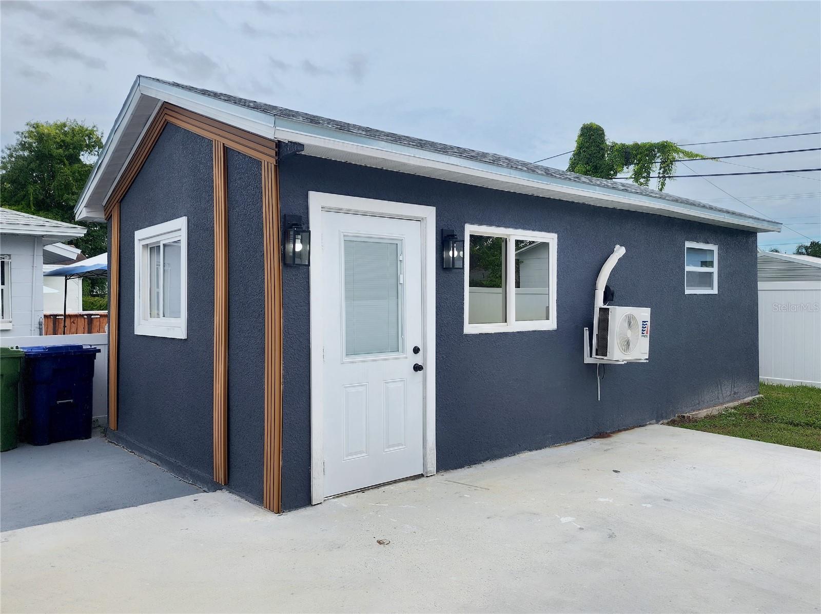 Image 3 of 30 For 2711 Cordelia Street