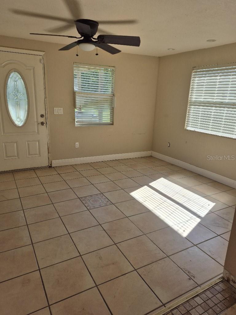 Image 2 of 6 For 2509 Willow Oak Drive