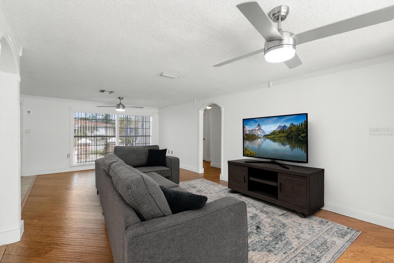 Image 7 of 29 For 7114 Parrot Drive