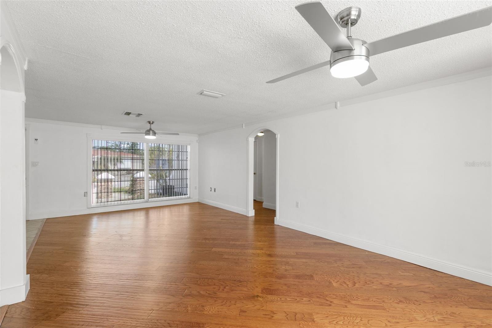 Image 8 of 29 For 7114 Parrot Drive