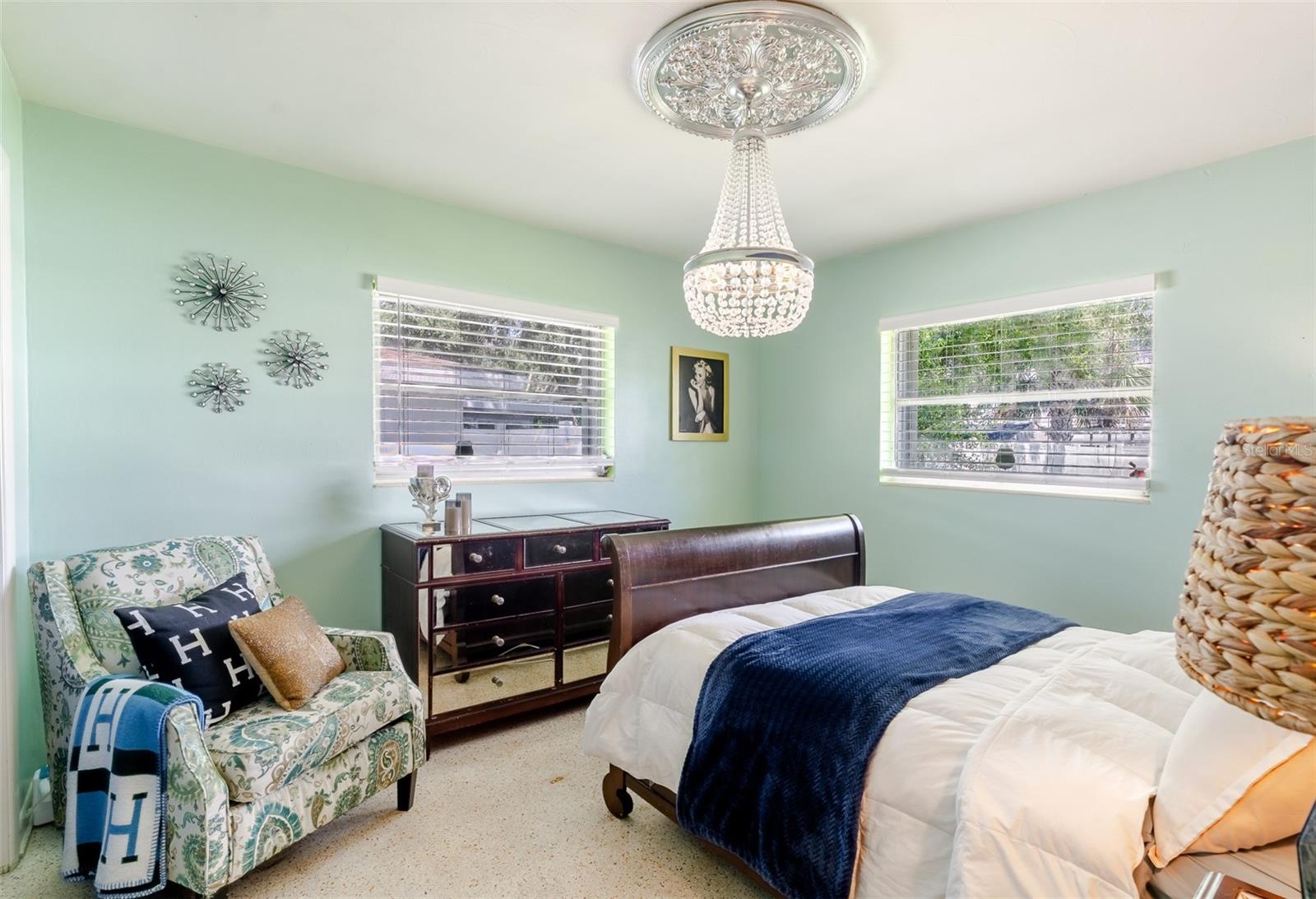 Image 19 of 34 For 828 3rd Avenue Sw
