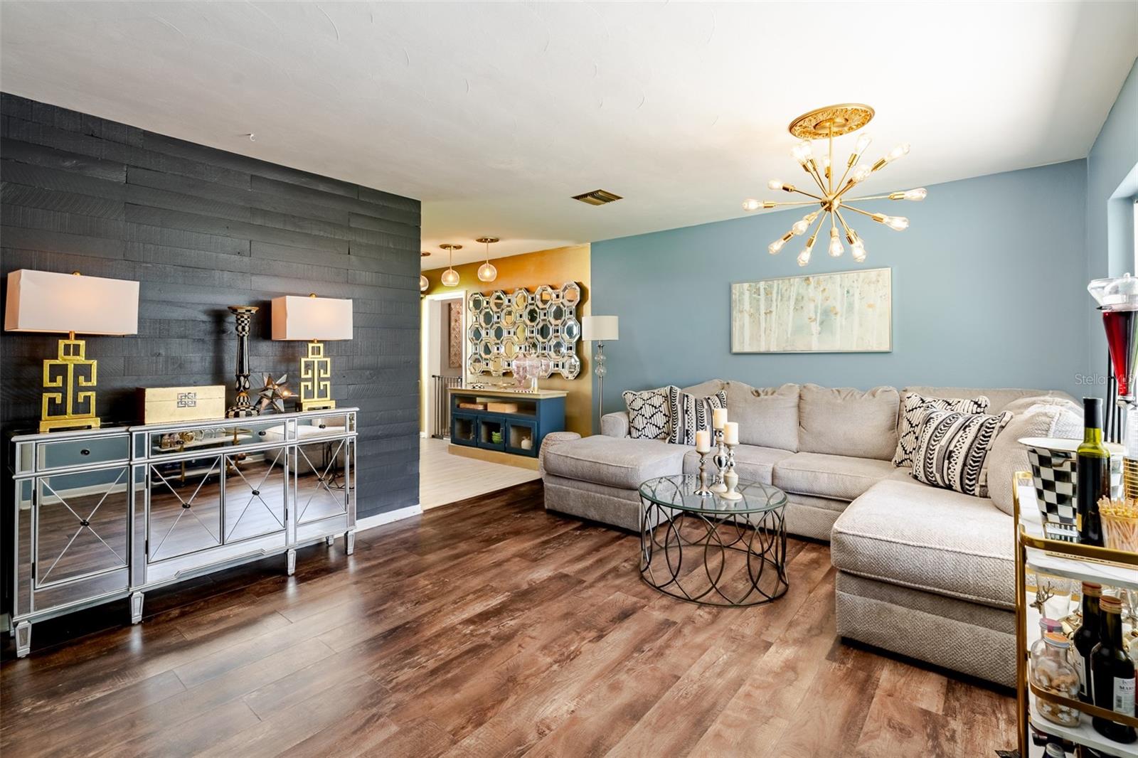 Image 2 of 34 For 828 3rd Avenue Sw