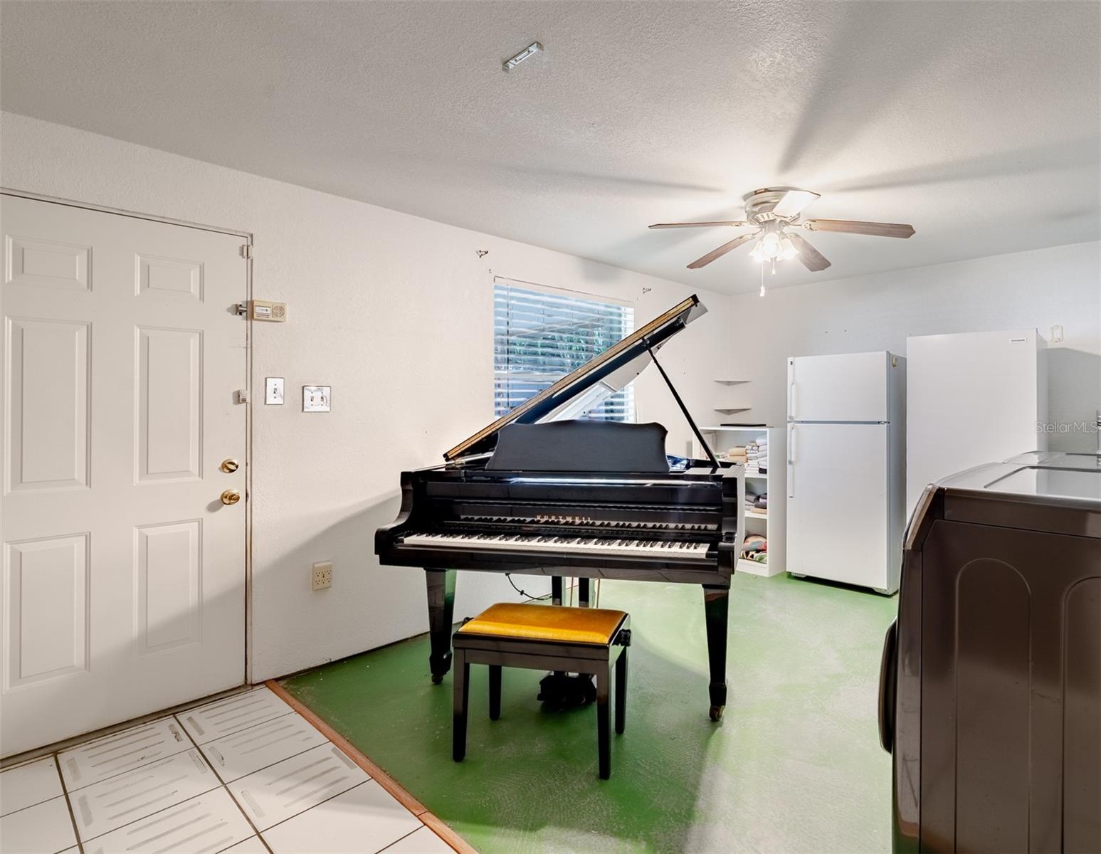 Image 22 of 34 For 828 3rd Avenue Sw