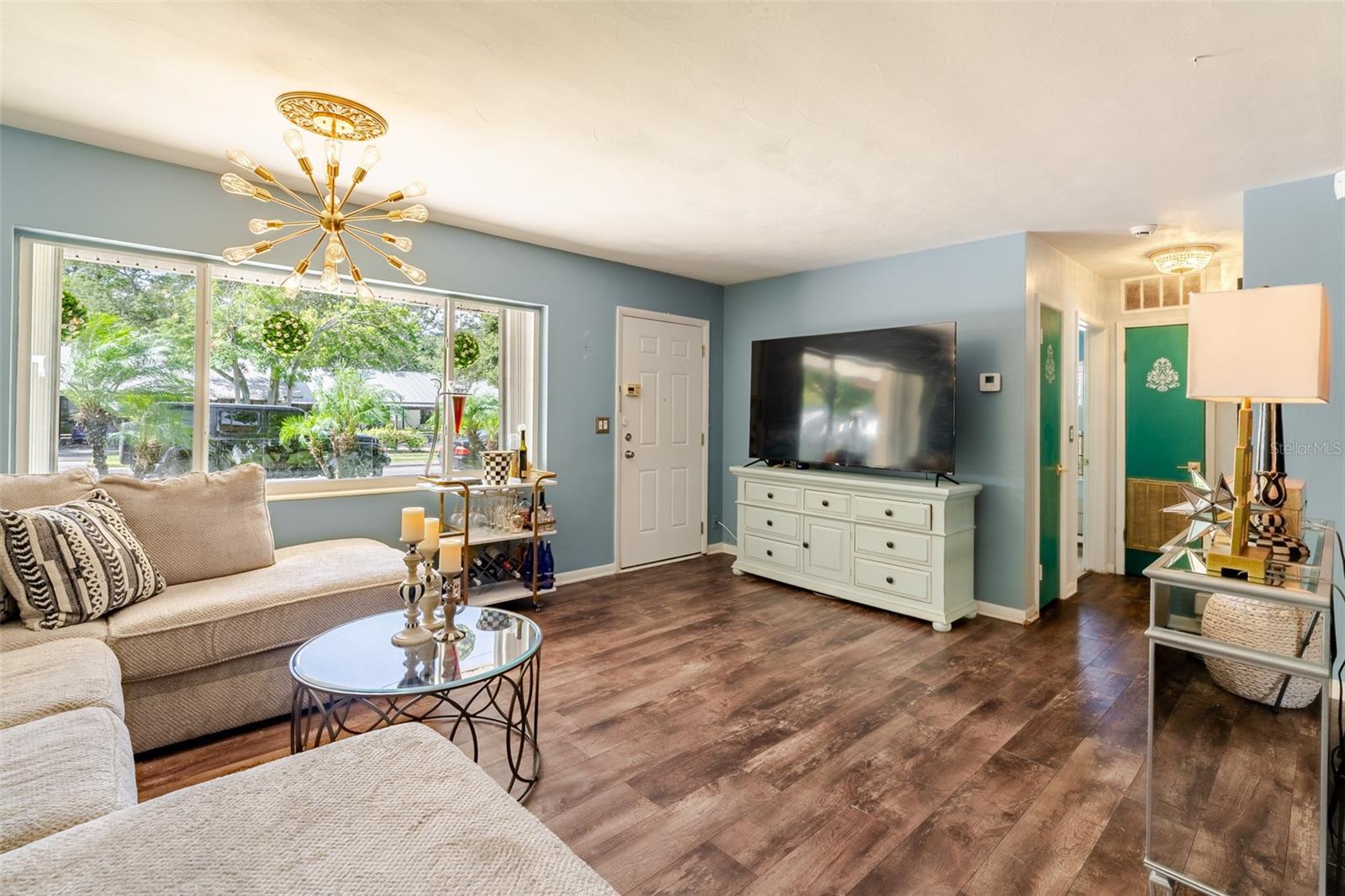 Image 3 of 34 For 828 3rd Avenue Sw