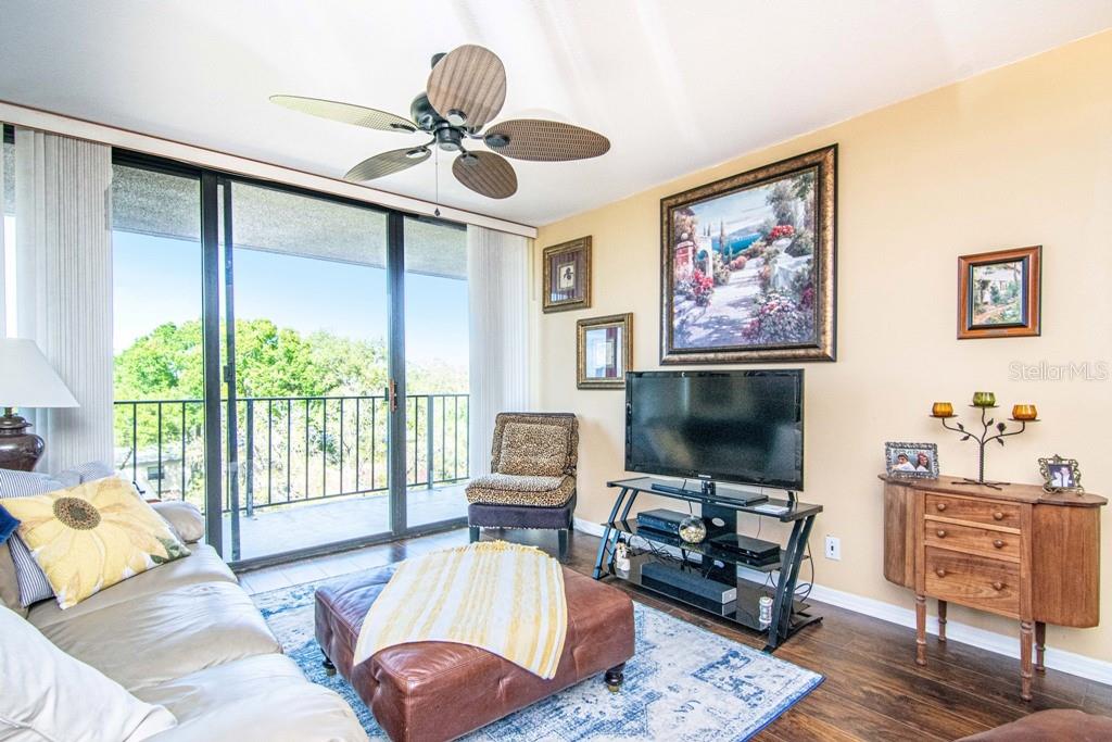Image 3 of 23 For 3211 Swann Avenue 502